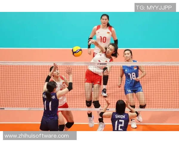 中国女排奋勇争先迎战巴西队全力争夺世界排球赛冠军荣耀